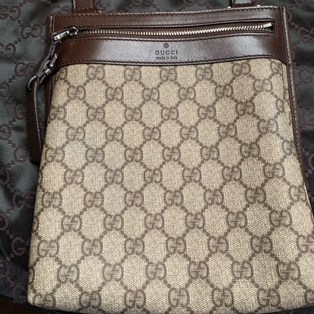 Gucci Supreme Messenger Crossbody